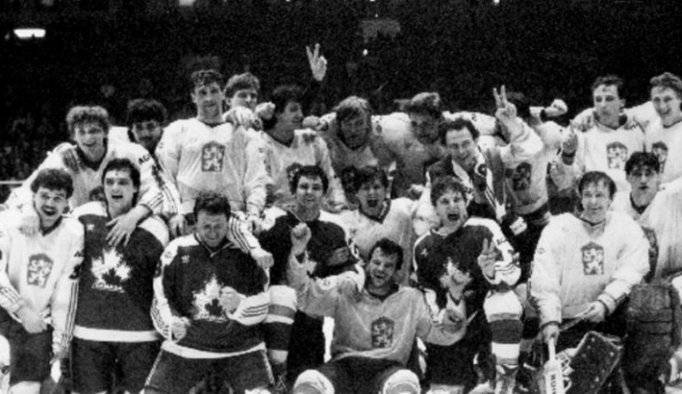 Před 35 lety zvítězilo Československo na MS v hokeji v Praze.