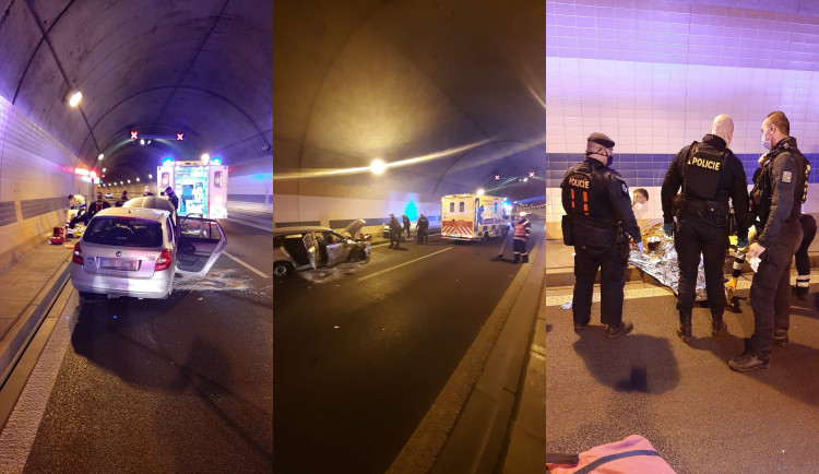 Vážná nehoda v tunelu Blanka. Řidič Fabie skončil v nemocnici.