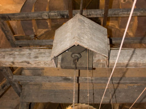 FOTO: Když musí kostelní hodiny k hodináři. Hodiny na pražských památkách budou opraveny