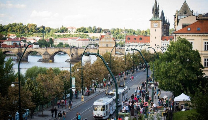 Uzavření Smetanova nábřeží s námi nikdo neprobíral, tvrdí vedení Prahy 1