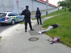 VIDEO: Dramatická honička v ulicích Prahy. Policii ujížděl zfetovaný motorkář