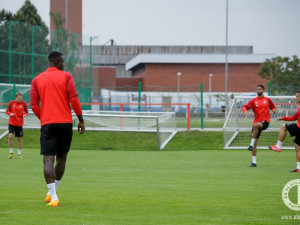 Fotbalisté Slavie znovu trénují. Testy další nakažené neodhalily
