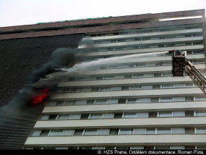 FOTO, VIDEO: Zpátky do minulosti. Při požáru pražského hotelu Olympik v roce 1995 zahynulo osm lidí