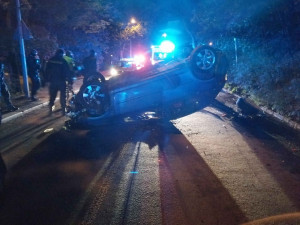 Muž přišel o práci, sedl za volant a v autě se pokusil o sebevraždu