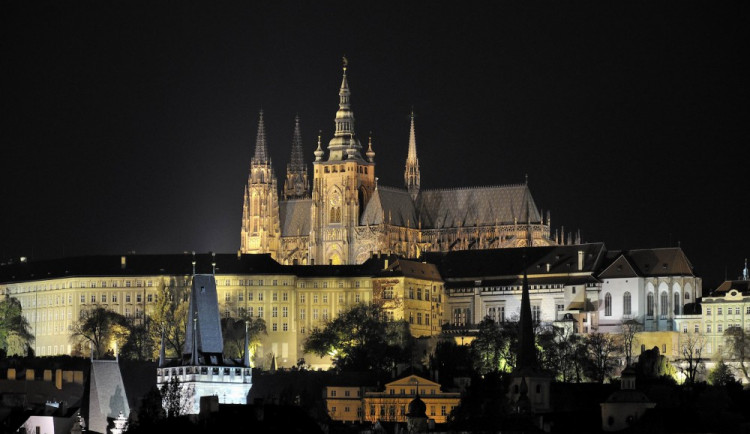 Vstup na Hrad je ode dneška zdarma. O víkendu si návštěvníci budou moci prohlédnout prezidentova auta