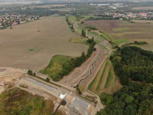 Praha dokončila výstavbu rybníka mezi městskými částmi Běchovice a Dubeč