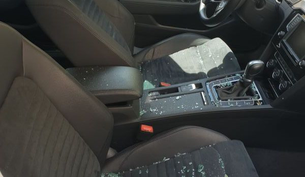 Mladík prodělal hypoglykemické kóma za volantem auta. V časný zásah policistů mu zachránil život.