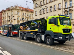 VIDEO: Podívejte se na přetah tramvají ze Smíchova k Barrandovu