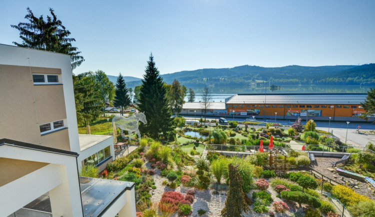 Hotel a restaurace Star Lipno. Nechte se hýčkat, odpočiňte si a uspokojte vaše chuťové pohárky