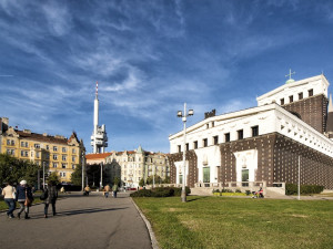 Náměstí Jiřího z Poděbrad projde rekonstrukcí. Praha 3 zadala projekt