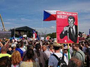 Milion chvilek podá žalobu kvůli omezení počtu účastníků na demonstracích