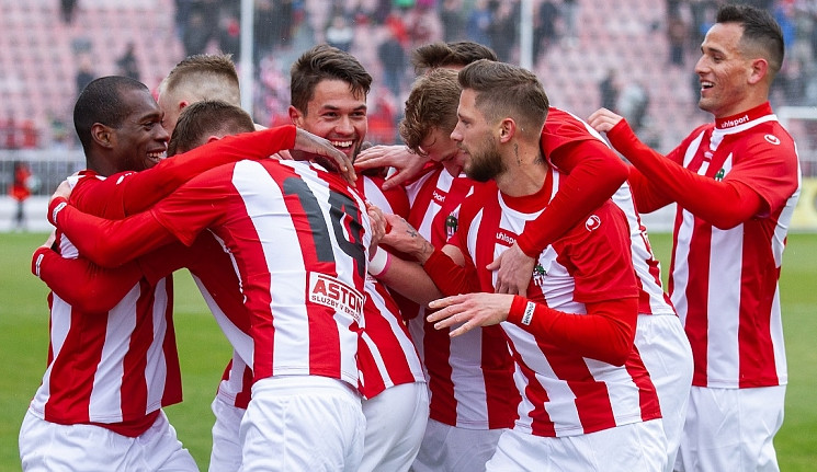 Marvani sahali na Žižkově po bodu. Viktorka si vystřelila vítězství penaltou v posledních minutách