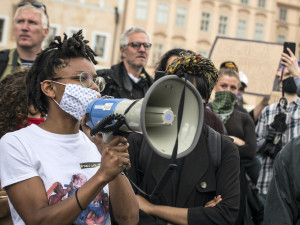 V Praze protestovaly stovky lidí proti policejnímu násilí.