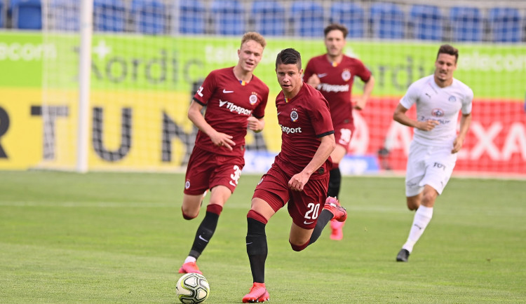 Sparta vyhrála venku nad Slováckem 2:0 a posunula se na třetí místo.