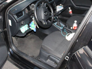 FOTO, VIDEO: Zfetovaný řidič kličkoval pražskými ulicemi. Vezl přes sedmnáct gramů kokainu