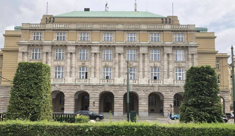 Anketa: Jak studenti vyšších odborných a vysokých škol hodnotí koronavirový semestr?