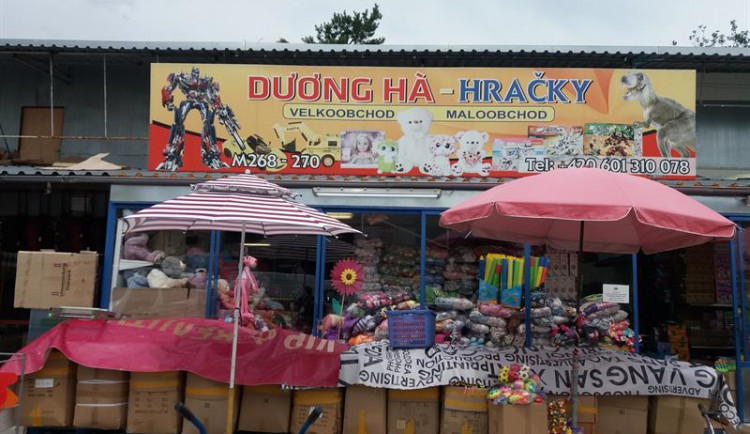 FOTO: Lego, My Little Pony i Michael Kors. Celníci objevili v Sapě padělky za statisíce