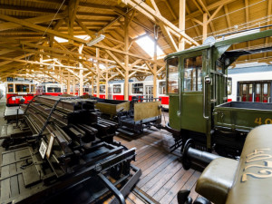 FOTO: Muzeum MHD nabízí jedinečný hudební zážitek. Poslechněte si vážnou hudbu mezi vozidly