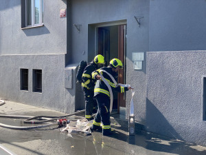 V Holešovicích při výbuchu bytu zemřel člověk. Příčina zatím není jasná.