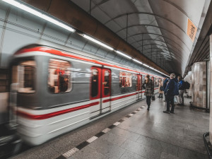 Praha dá dopravnímu podniku sedm milionů korun na rampy na nástupiště v metru