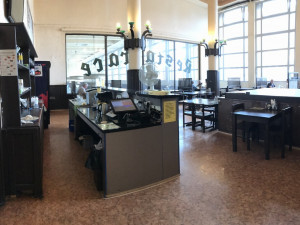 FOTO: Legendární smíchovské nádražce Oáza končí smlouva. Nahradí ji food court