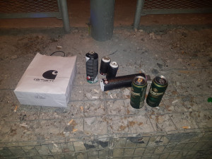 Dvojice cizinců posprejovala Negrelliho viadukt. Obratem skončili v poutech.