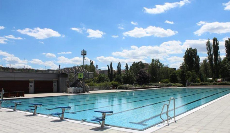 Koupaliště Petynka prošlo rekonstrukcí. Sezonu zahájí na konci července s novým bazénem.