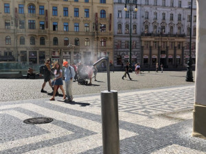 Praha 1 bojuje s vysokými teplotami. Instalovala nová mlžítka