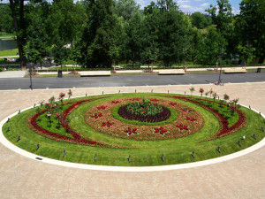 FOTO: Ve Stromovce byly obnoveny záhony. Je na nich přes 13 tisíc letniček