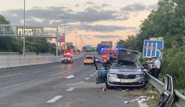 Policie obvinila řidičku za nehodu, při níž zemřel policista