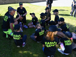 FOTO: Příměstský tábor dobrovolných hasičů v Praze 1 vychovává malé požárníky