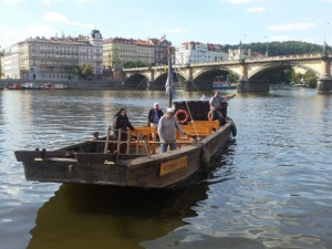 Po Vltavě bude zájemce plavit replika historického šífu. Bude vyplouvat od Palackého mostu