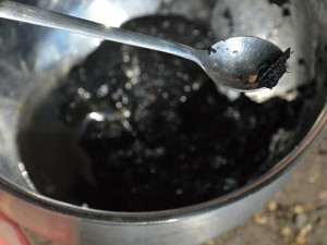 FOTO: Je voda v Praze znečištěná? Arnika provádí analýzu