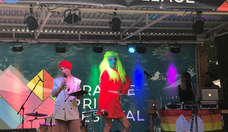 FOTO, VIDEO: V Praze začal festival Prague Pride. Podívejte se na slavnostní zahájení