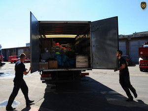 FOTO, VIDEO: Pražští hasiči dorazili do Bejrútu. Pomohou obyvatelům zničeného města