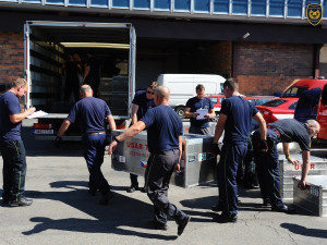FOTO, VIDEO: Pražští hasiči dorazili do Bejrútu. Pomohou obyvatelům zničeného města