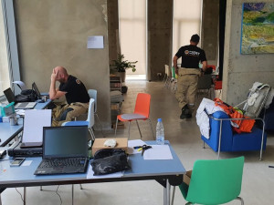 Čeští hasiči budou v Bejrútu operovat půl kilometru od místa výbuchu.