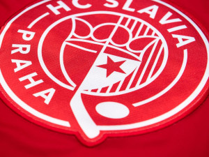 FOTO: Hokejová Slavia představuje nové logo i dresy. Nový spolumajitel sní o postupu