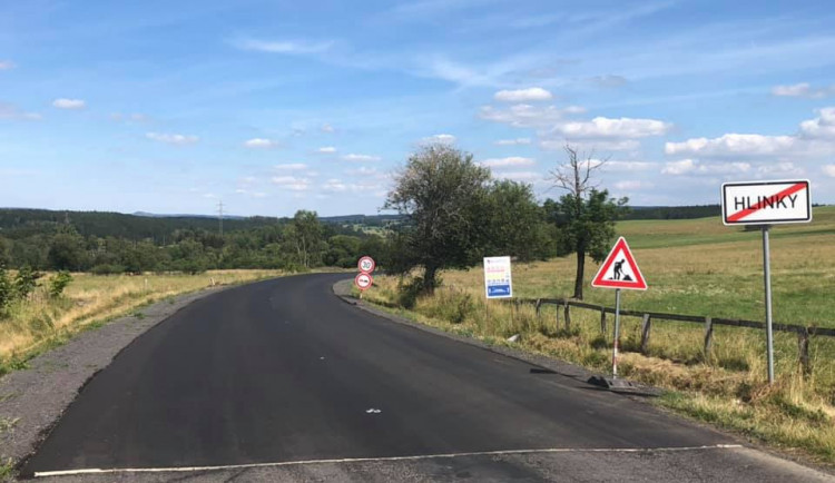 Třináct kilometrů silnice vyšlo na 130 milionů korun, platil IROP, kraj i stát