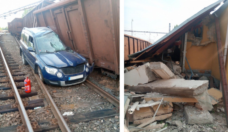 Další nehoda na železnici. U Prahy vykolejily vagony, dva lidé jsou zranění.