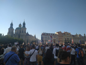 FOTO, VIDEO: Podívejte se na záběry ze setkání na podporu demonstrantů v Bělorusku