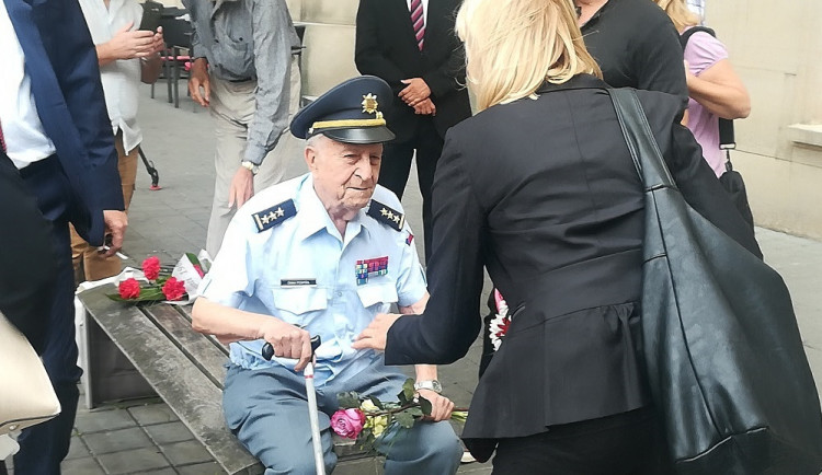 Kraj ocení brněnského vojáka, který se postavil okupačním vojskům. Otakara Pospíšila dělily od popravy hodiny