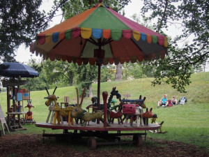 Vzdušní akrobaté zahájili festival nového cirkusu na Letné.