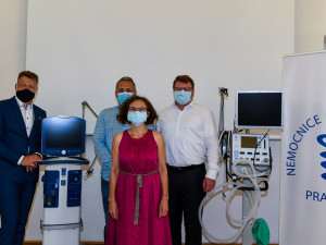 Praha pořídila plicní ventilátory. Využijí je v Nemocnici na Františku