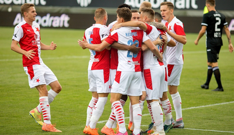 FOTO: Slavia na jihu Čech dominovala a vykročila za obhajobou. Dynamu nadělila šest branek