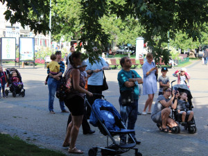 FOTO, VIDEO: Na věž kostela na náměstí Míru se vracejí opravené hodiny