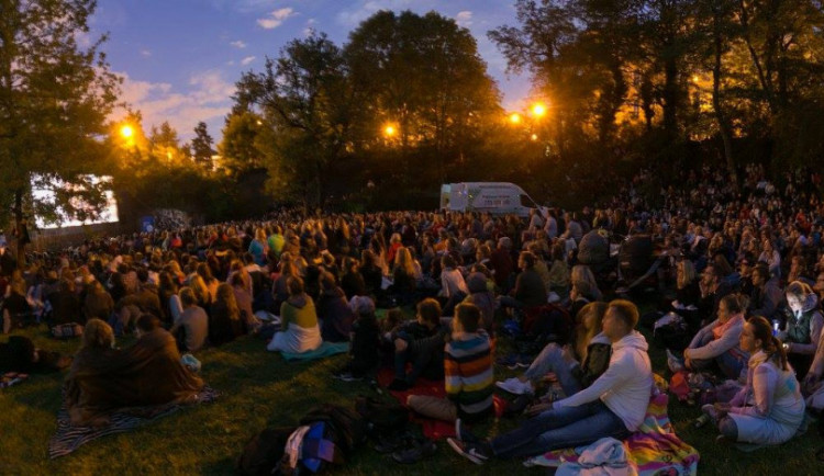 Praha 6 slaví 100 let. Program oslav nabídne kulturu, sport i Festival malých pivovarů