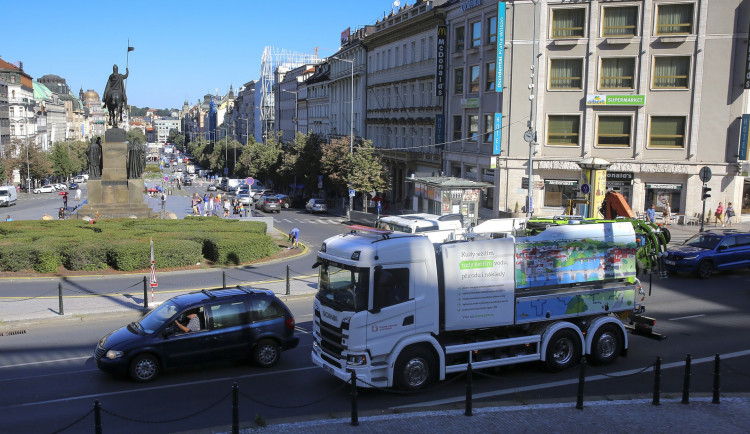 FOTO: Pražské vodovody a kanalizace nasazují nový vůz na bioCNG. Jako první ve střední Evropě