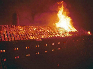 Před 20 lety vyhořel pivovar v pražské Korunní ulici.