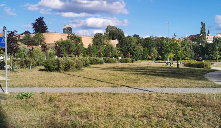 Chebský atletický stadion bude už brzy splňovat nejpřísnější mezinárodní normy